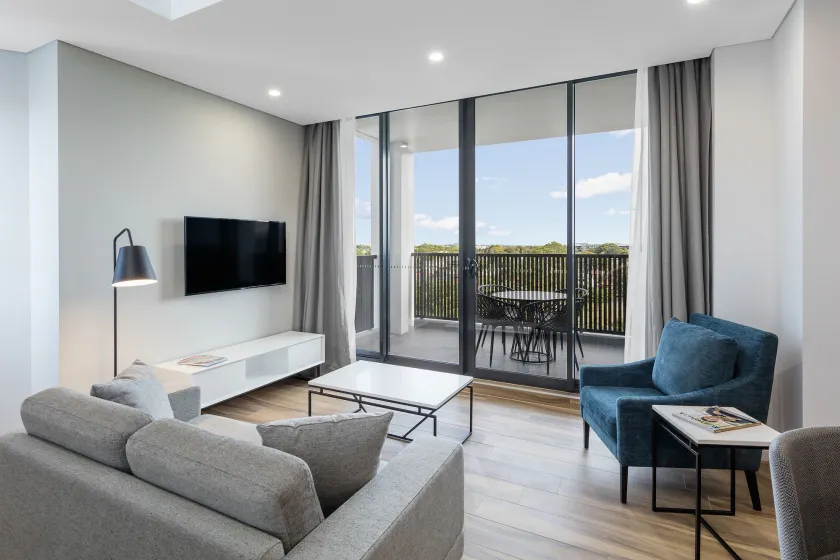 Meriton Suites Sydney Airport - Image 1
