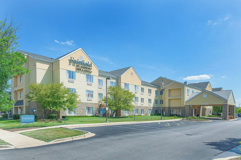 Fairfield Inn & Suites by Marriott Chicago Naperville - Image 1