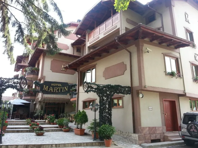 Martin Club Hotel - Image 1