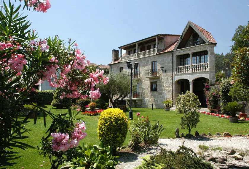 Casa Antiga Do Monte - Image 1