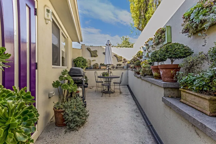 Topiary Haven - Image 1
