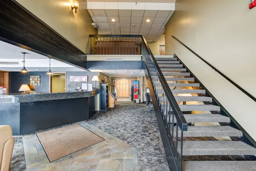 Western Inn - Lobby