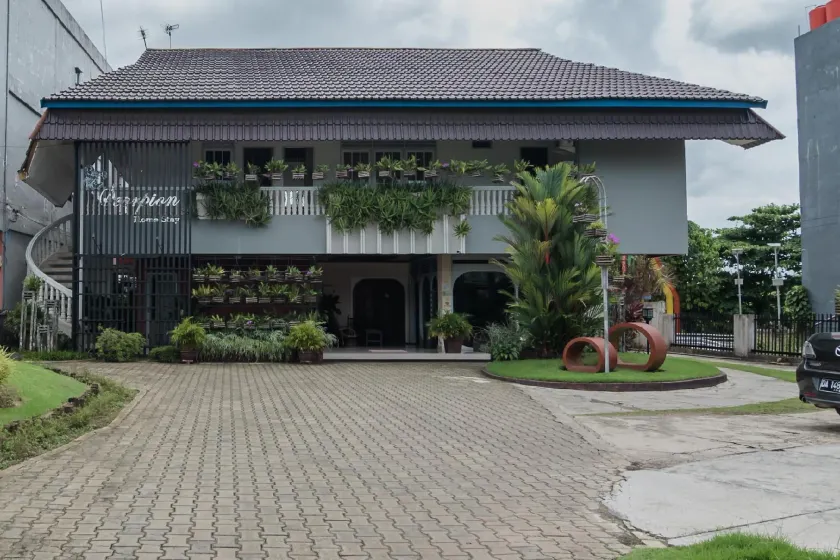 RedDoorz Syariah Plus @ Banjarbaru - Image 1
