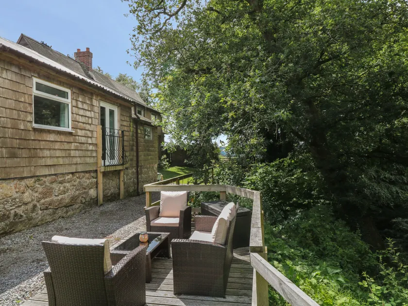 Shilstone Lodge - Image 1