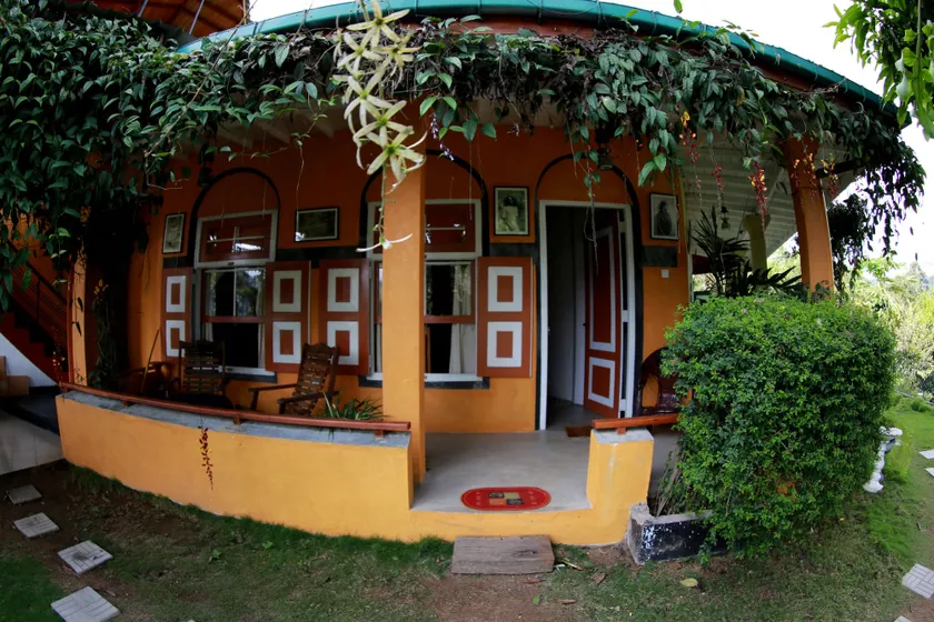 Tea Garden Holiday Inn - Image 1