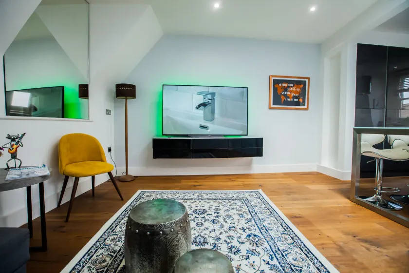 Modern Central Richmond Luxury Residence - Image 1