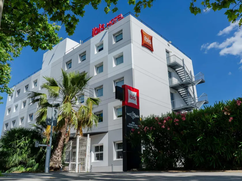 Ibis Barcelona Castelldefels - Image 1