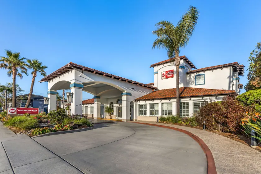 Best Western Plus Capitola By-the-Sea Inn & Suites - Image 1
