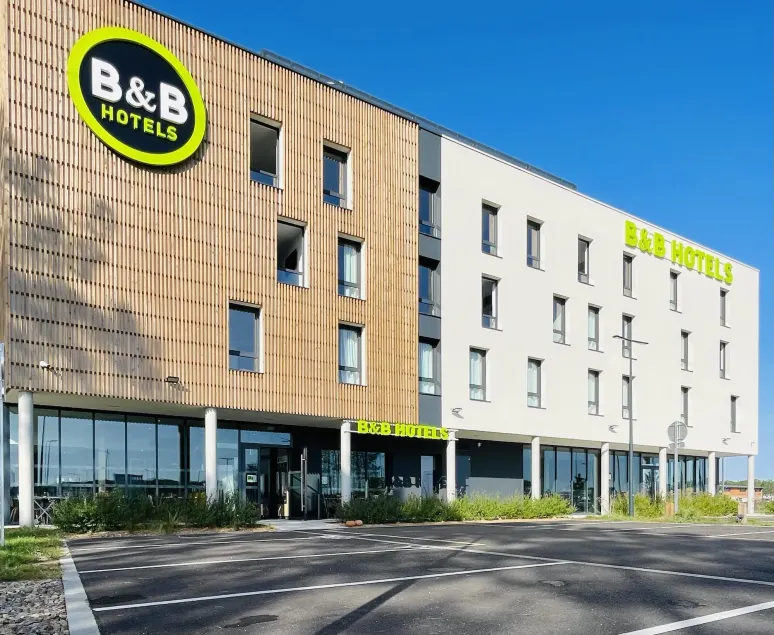 B&B HOTEL Saint-Geours-de-Maremne Hossegor - Image 1