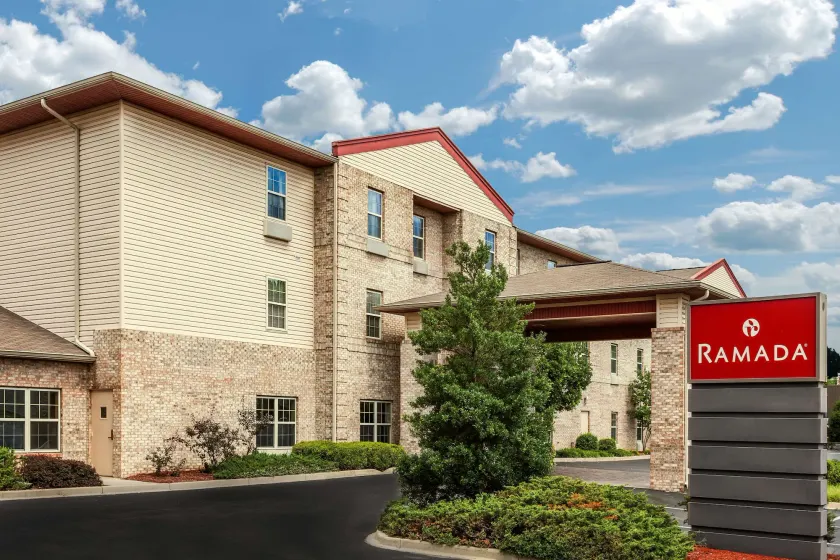 Ramada by Wyndham Sellersburg/Louisville North - Image 1