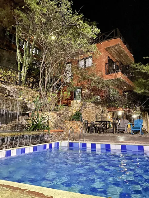 Akela Gaira Hotel - Image 1