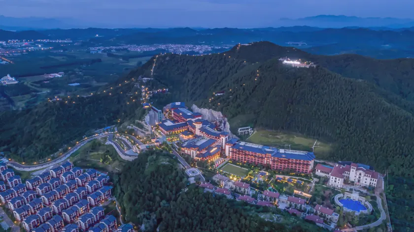 Grand Bay Hotel Beijing - Image 1