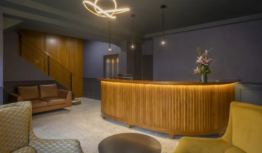 Fitzsimons Hotel Temple Bar - Image 1
