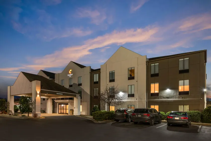 Comfort Inn Sullivan - Image 1