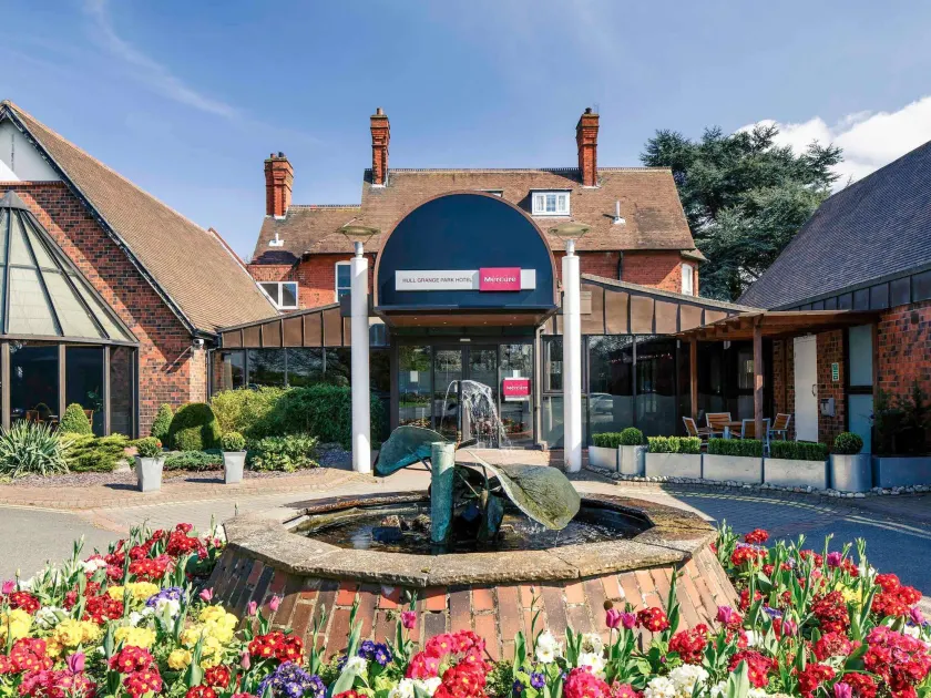 Mercure Hull Grange Park Hotel - Image 1