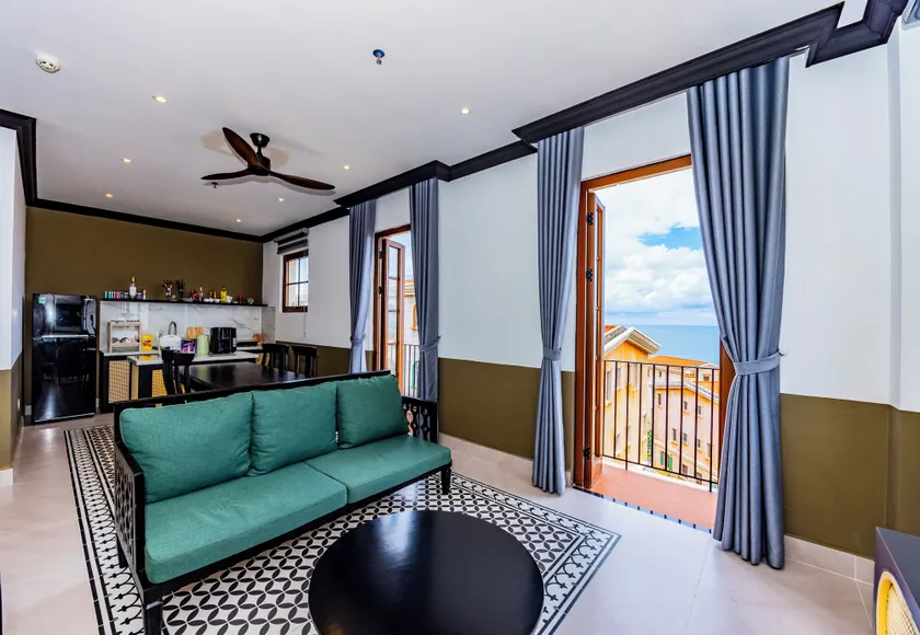 SUNSET BAY RETREAT - Image 1