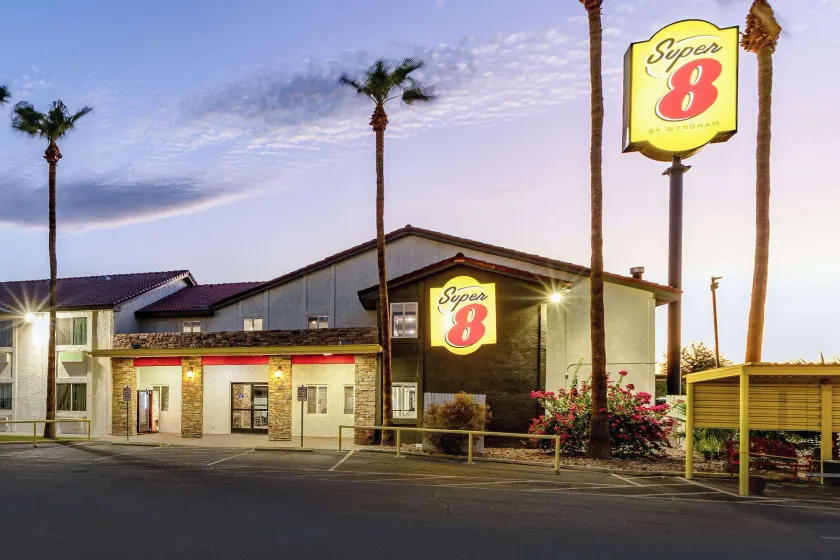 Super 8 by Wyndham Goodyear/Phoenix Area - Image 1