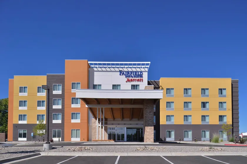 Fairfield Inn & Suites Farmington - Image 1