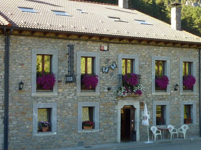 Hotel Rural Huelde - Image 1