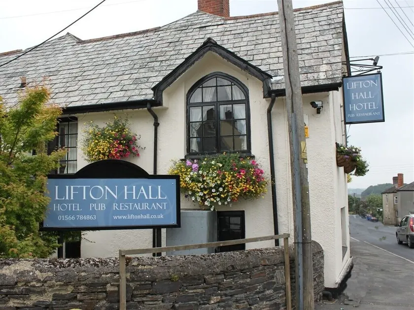 Lifton Hall - Image 1