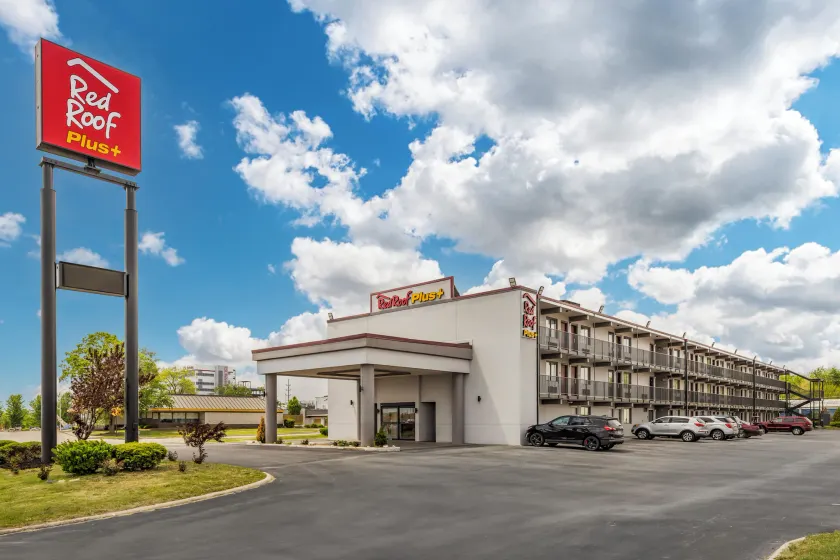 Red Roof Inn Bourbonnais - Image 1