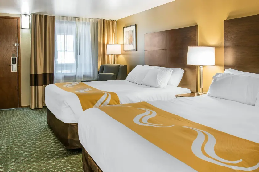 Quality Inn & Suites Houghton Downtown - Image 1