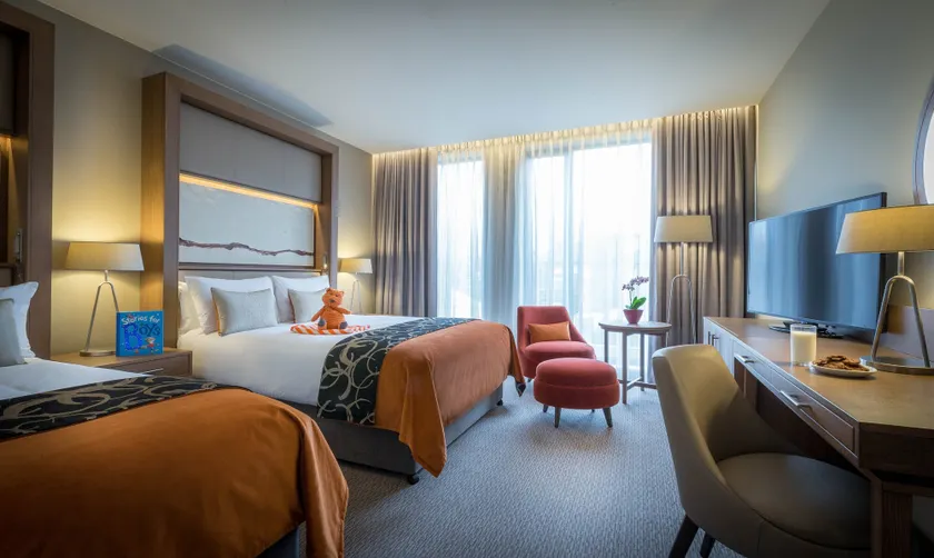 Clayton Hotel Chiswick - Image 1