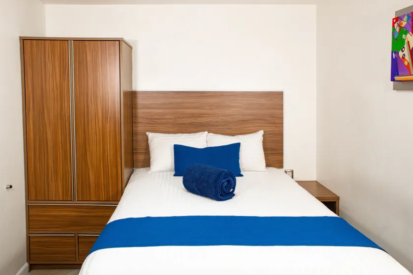 La Casa Azul (Zona de Hospitales) - Image 1