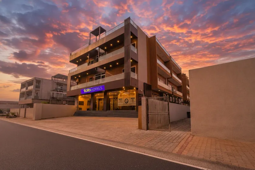 FabHotel Prime Rosens - Image 1