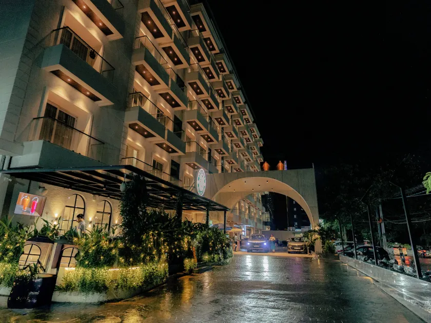 Clarion Hotel Hyderabad - Image 1