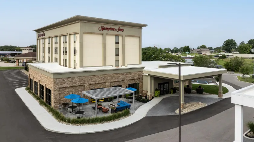 Hampton Inn Dry Ridge - Image 1
