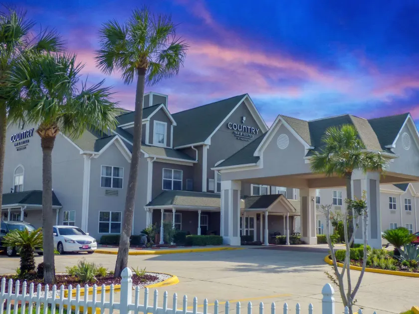 Country Inn & Suites by Radisson, Biloxi-Ocean Springs, MS - Image 1