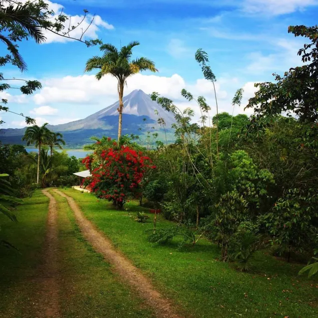 Essence Arenal Spa & Yoga - Image 1