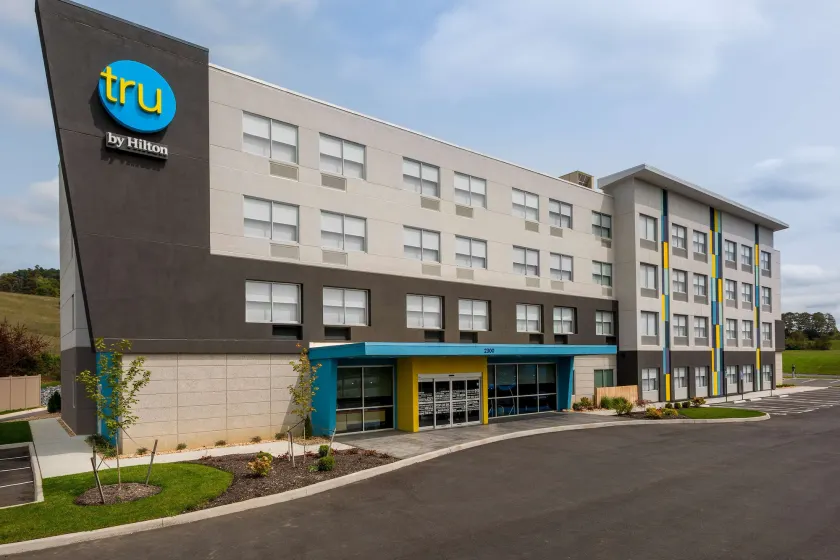 Tru by Hilton Radford, VA - Image 1