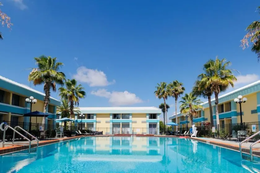 Garnet Inn & Suites, Orlando - Image 1