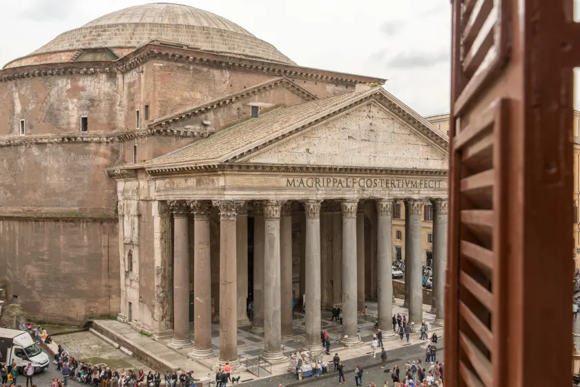 Best Suites Pantheon - Image 1