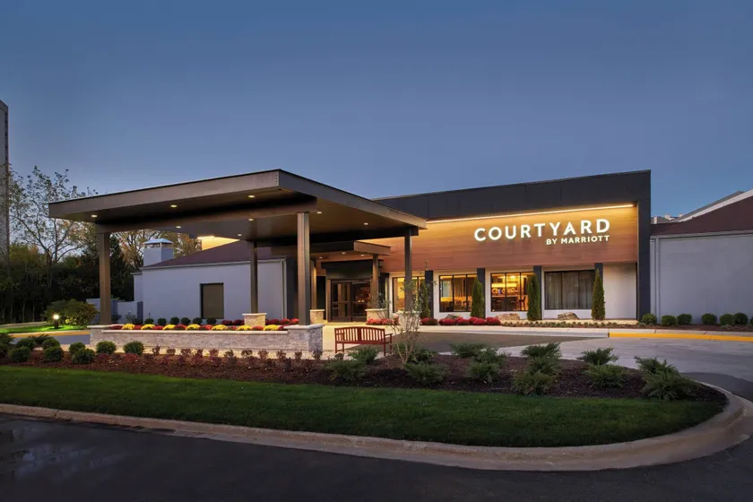 Courtyard Chicago Oakbrook Terrace - Image 1