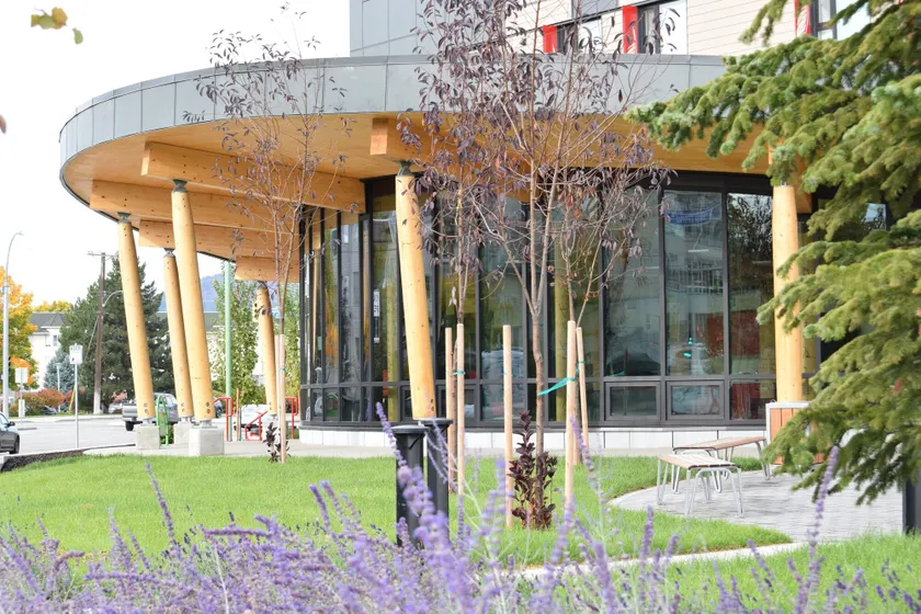 Residence & Conference Centre - Kelowna - Image 1