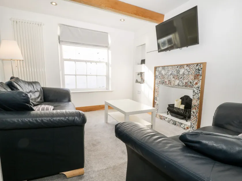 11A Church Street - Image 1