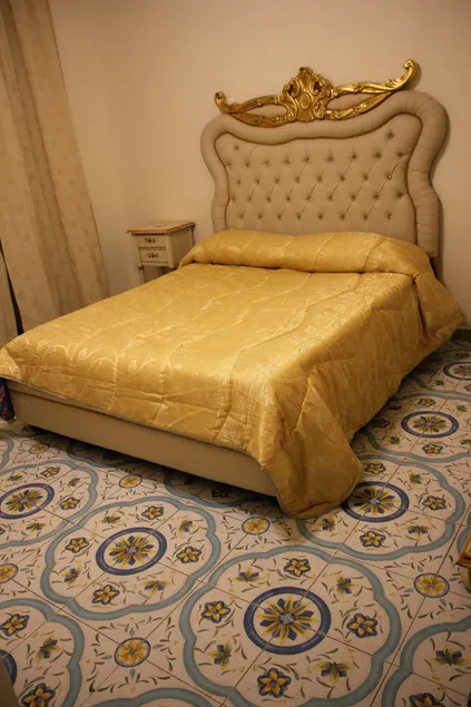 B&B Rosy - Image 1