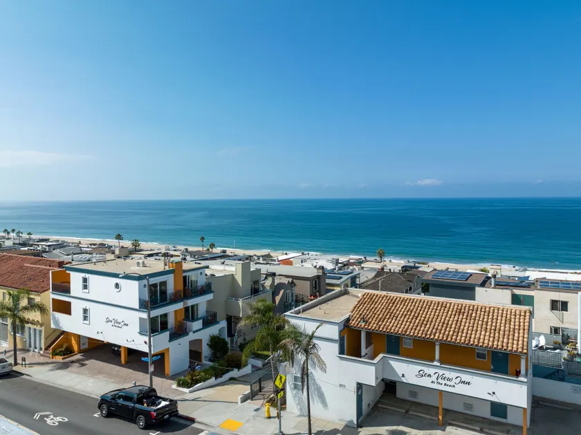 The Sea View Inn At The Beach - Image 1