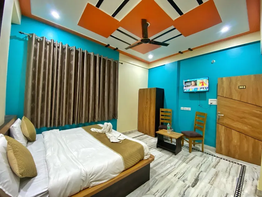 Hotel Diamond - Image 1