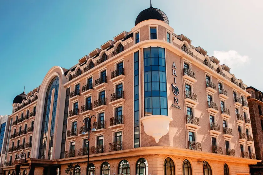 Arion Hotel Baku - Image 1