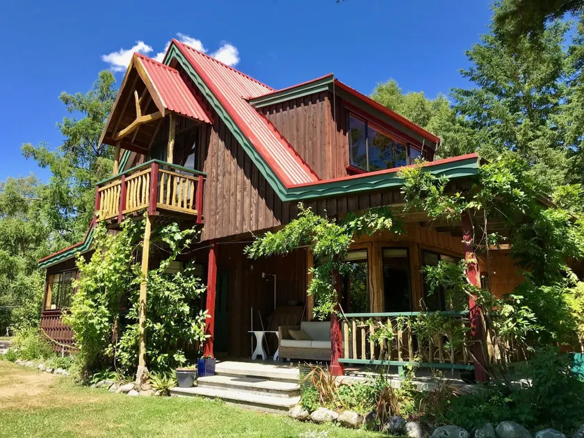 Murchison Lodge - Image 1