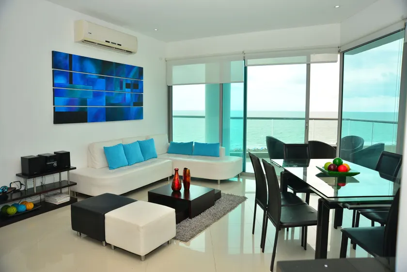 Modern 3 Bedroom Apartment with sea-beach view - Image 1