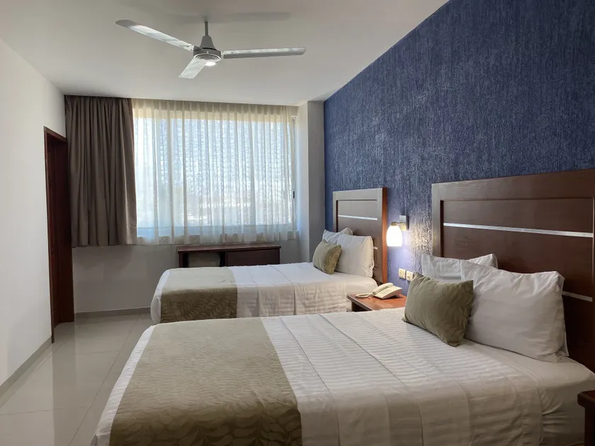 Hotel Calzada Inn - Image 1