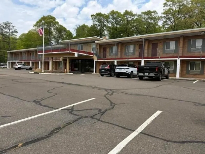 Wethersfield Motel - Image 1