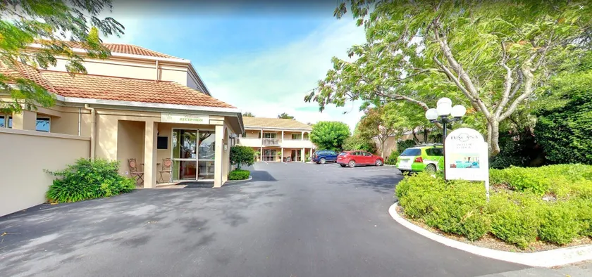Tuscana Motor Lodge - Image 1