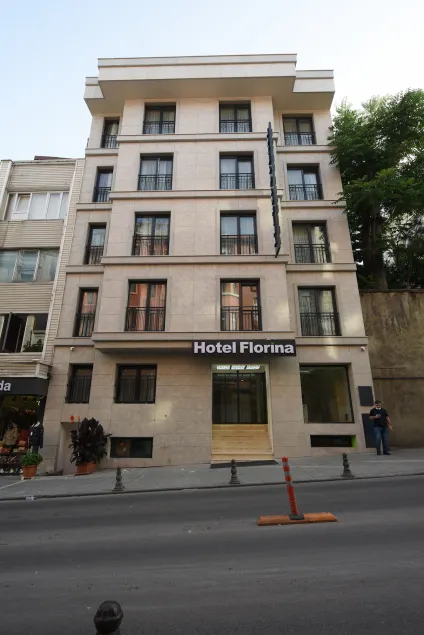 Florina Hotel - Image 1