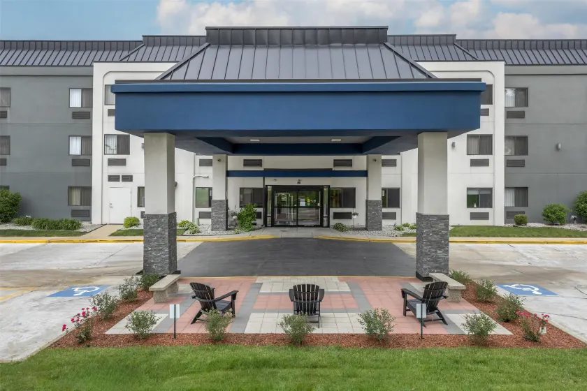 Best Western Bolingbrook Hotel - Image 1